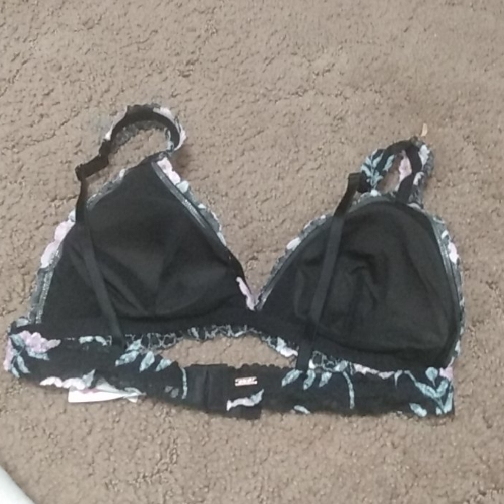 Victoria secret bra large - Picture 2 of 2